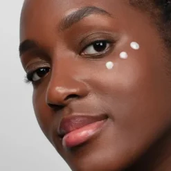 AntipodesKiwi Seed Oil                Contour des Yeux à l'Huile de Kiwi