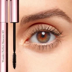 CLARINSWonder Perfect Mascara 4D                Les 4 Dimensions d'un Regard Parfait