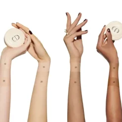 Dior Forever Cushion Powder                 Poudre Libre Soin Ultra-fine & Fraîche