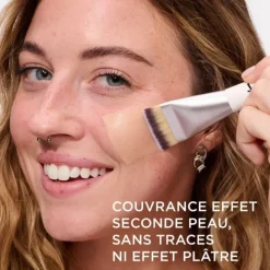 It Cosmetics Pinceau Heavenly Luxe n°10                Pinceau Spatule Lissant Teint Parfait