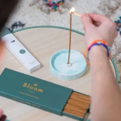 Porte Encens Bloom                Rose Marbré en Beton