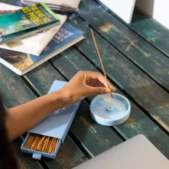 Porte Encens Bloom                Vert Marbré en Béton