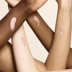 Valentino Born In Roma                Crème Hydratante Parfumée Texture Gel Effet Nacré